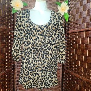 Michael kors blouse 1/3 sleeves good condition color leopard print